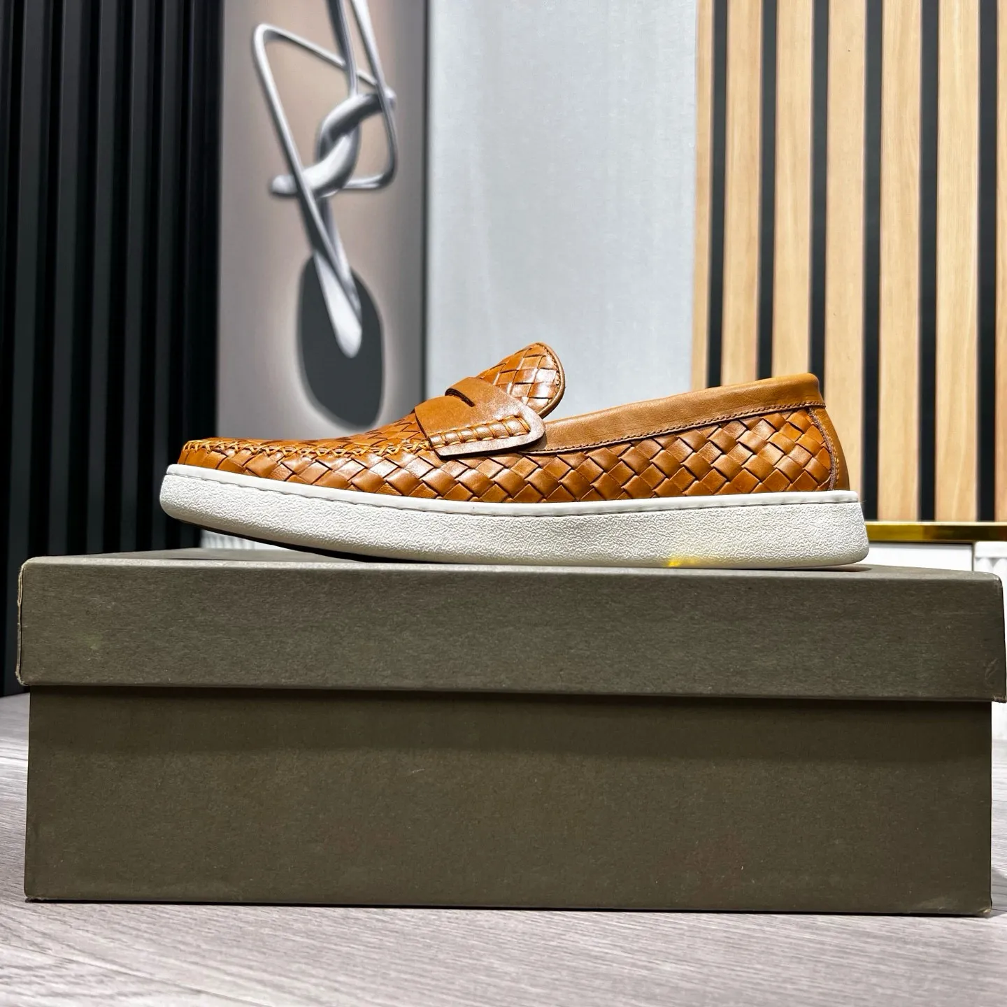 Ex-factory price 500 BV〰️Purely handmade classic men's beanie shoes👉👉driving shoes, slip-on shoes, made of imported cowhide woven from Italy, 💕water-dyed cowhide lining, 🔊original outsole, waterproof platform design, comfortable on the feet. A good choice for traveling and driving, two colors available, code number: 38-44, (45 can be customized)